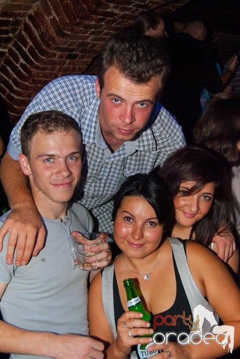 Distracţia este garantată în Escape, 