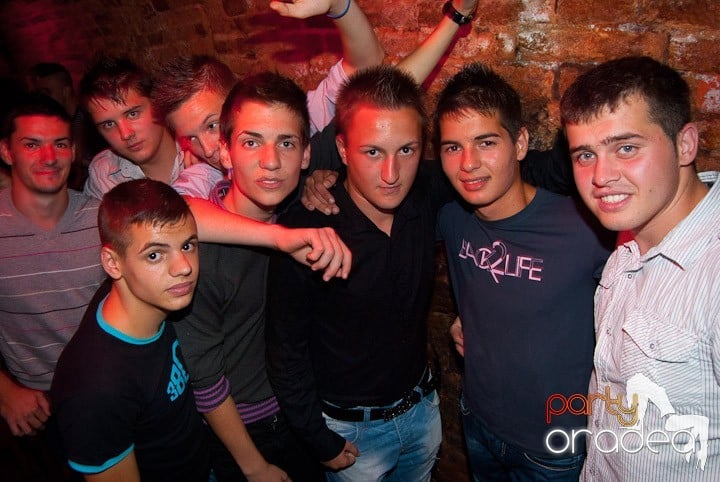 Distracţia este garantată în Escape, 