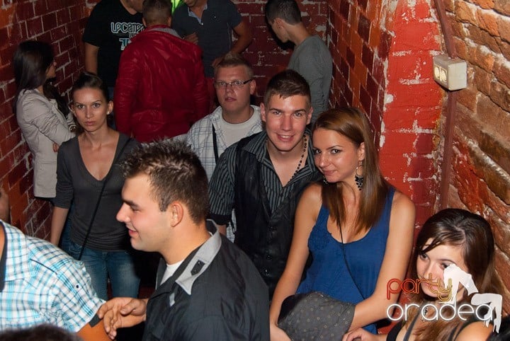 Distracţia este garantată în Escape, 