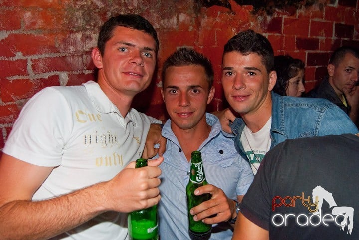 Distracţia este garantată în Escape, 