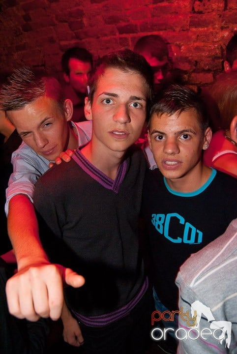 Distracţia este garantată în Escape, 