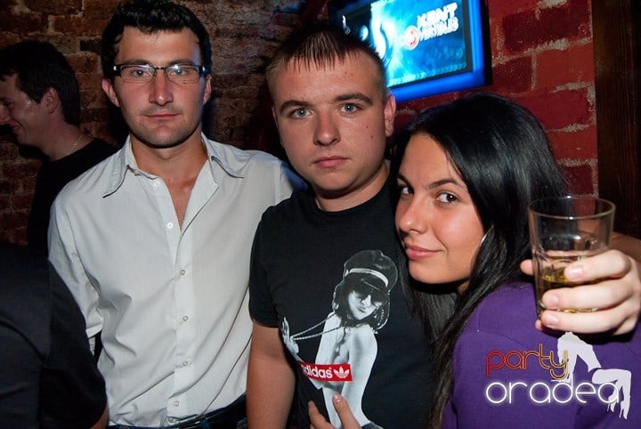 Distracţia este garantată în Escape, 