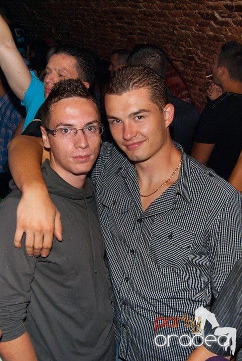 Distracţia este garantată în Escape, 