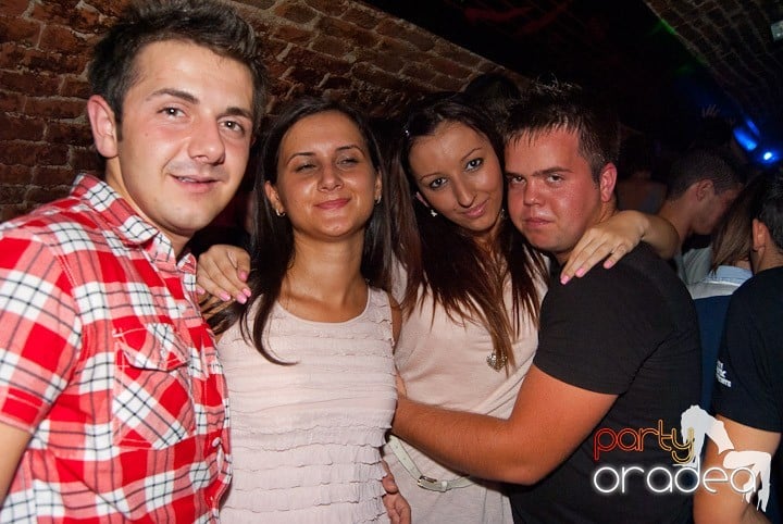 Distracţia este garantată în Escape, 