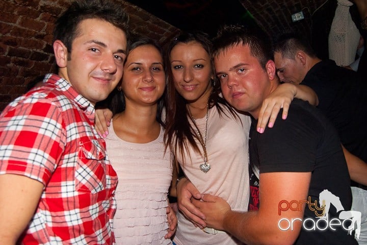 Distracţia este garantată în Escape, 