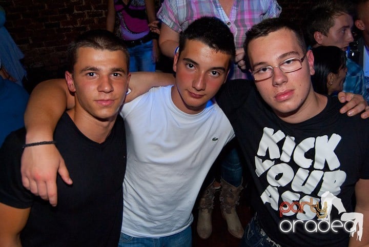 Distracţia este garantată în Escape, 