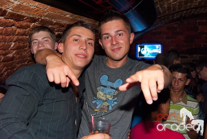 Distracţia este garantată în Escape, 