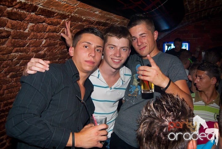 Distracţia este garantată în Escape, 