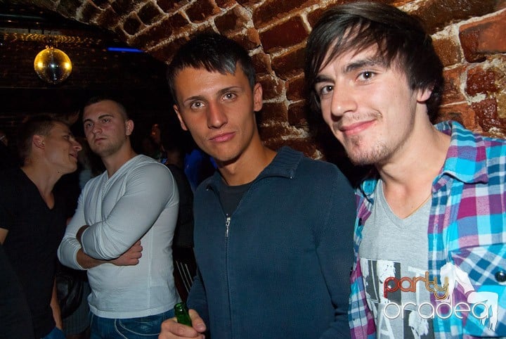 Distracţia este garantată în Escape, 