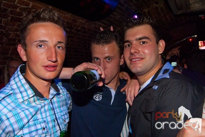 Distracţia este garantată în Escape, 