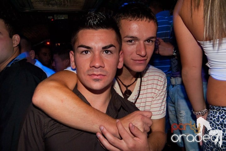 Distracţia este garantată în Escape, 