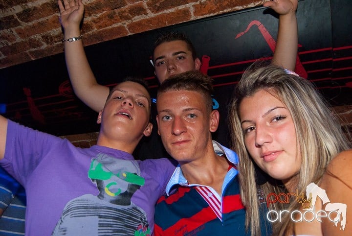 Distracţia este garantată în Escape, 