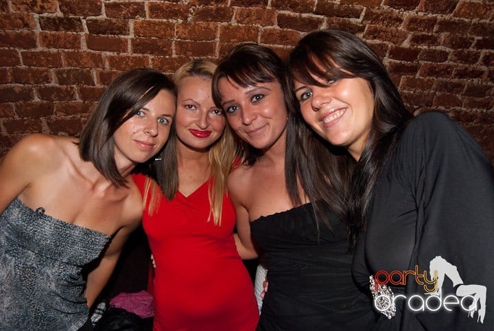 Distracţia este garantată în Escape, 