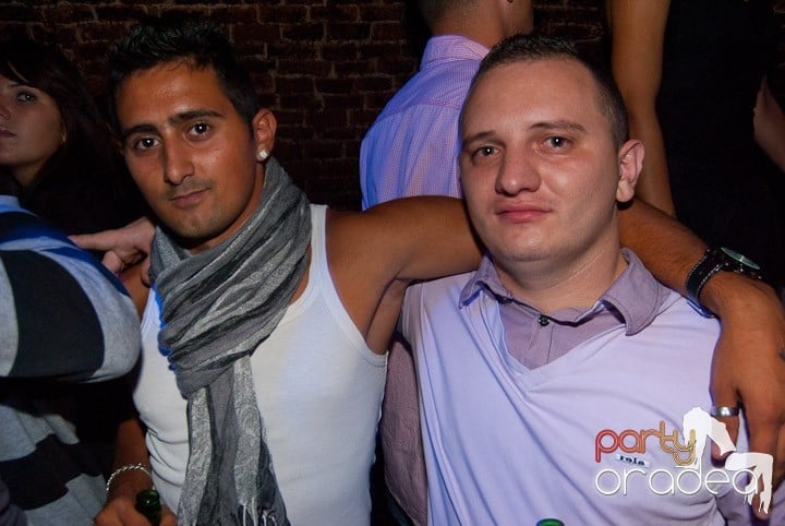 Distracţia este garantată în Escape, 