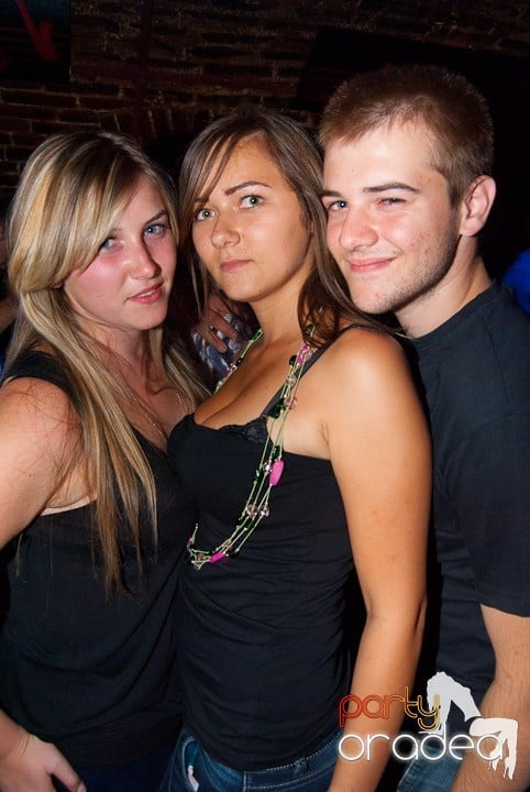 Distracţia este garantată în Escape, 