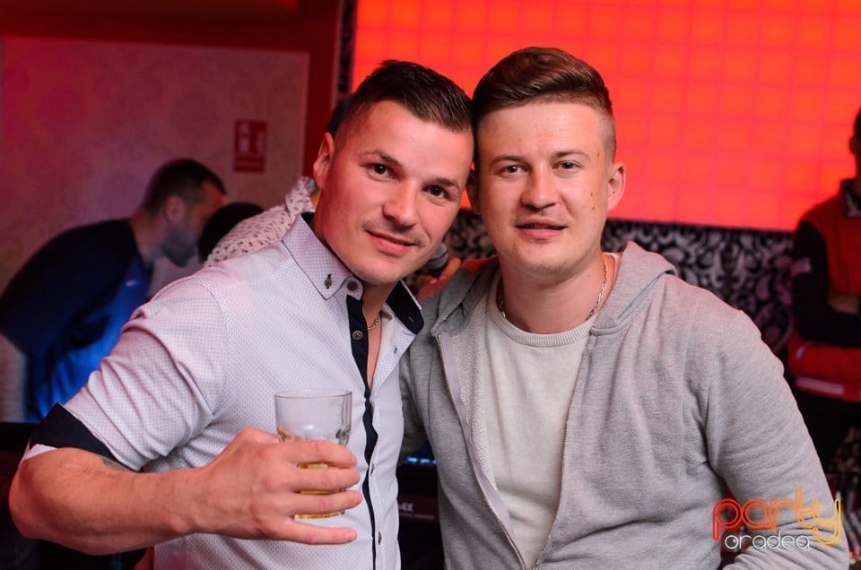 Distracţie alături de Blaga,
