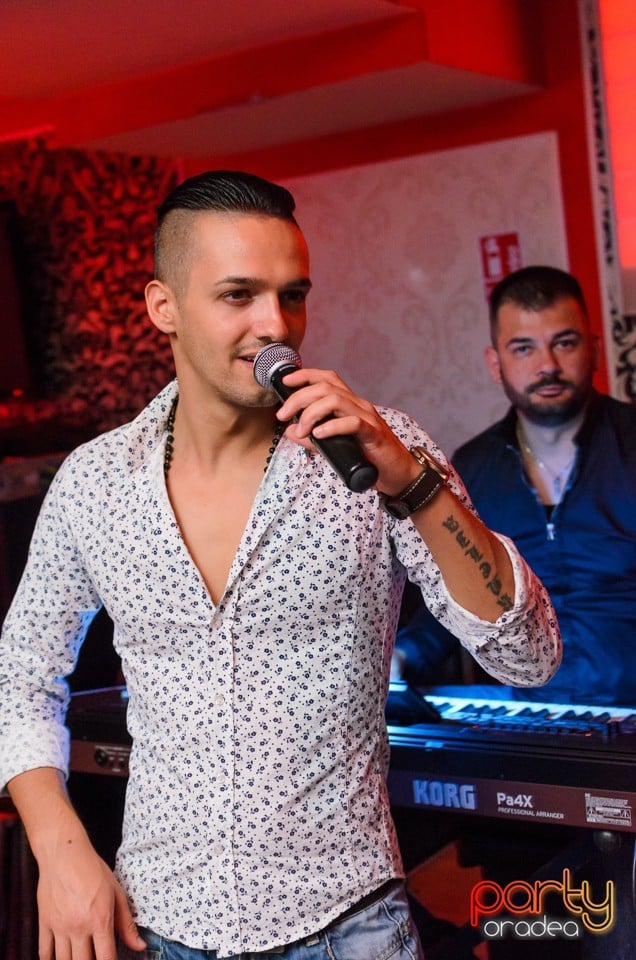 Distracţie alături de Blaga,