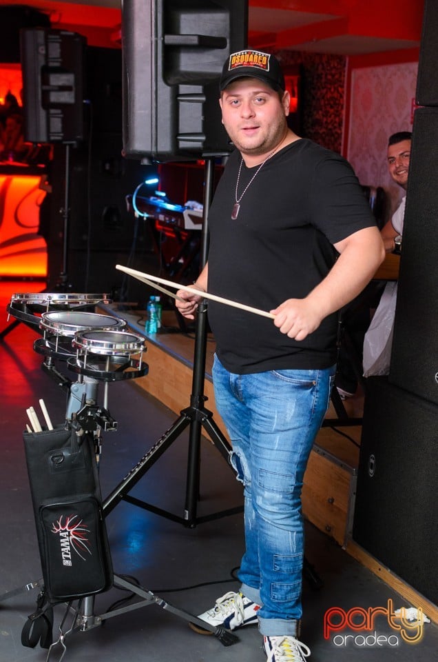 Distracţie alături de Blaga,
