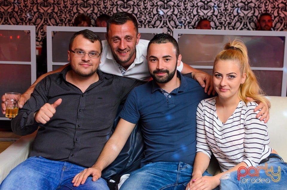 Distracţie alături de Blaga,