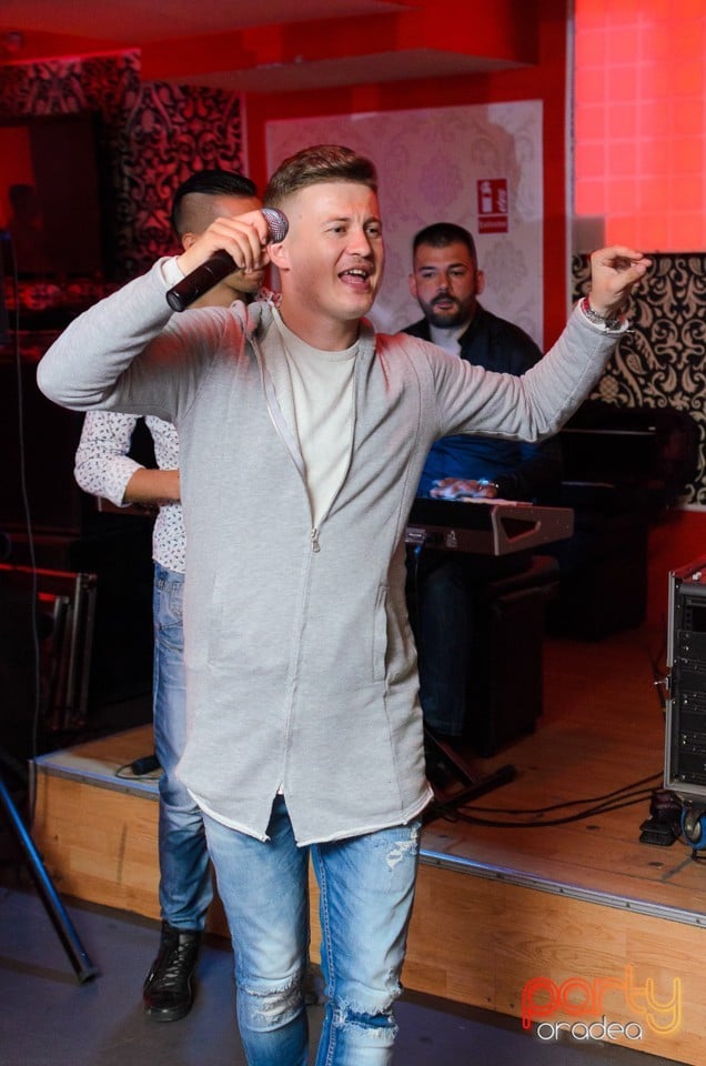 Distracţie alături de Blaga,