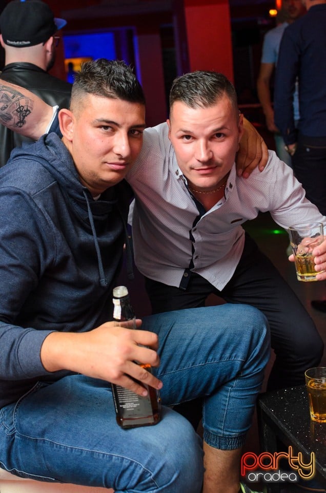Distracţie alături de Blaga,