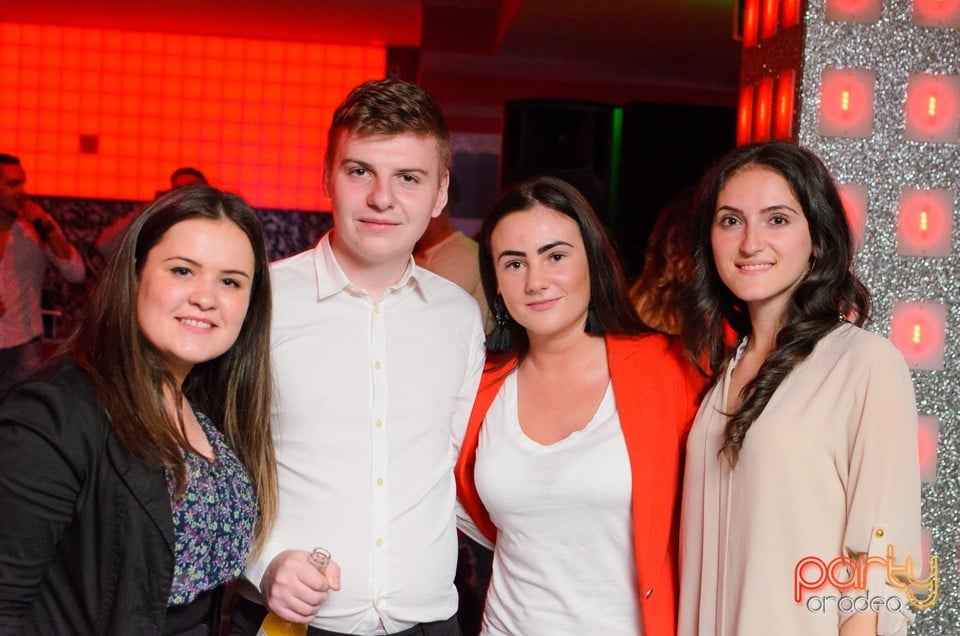 Distracţie alături de Blaga,