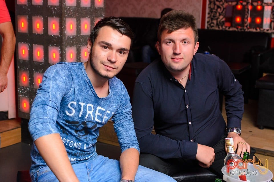 Distracţie alături de Blaga,