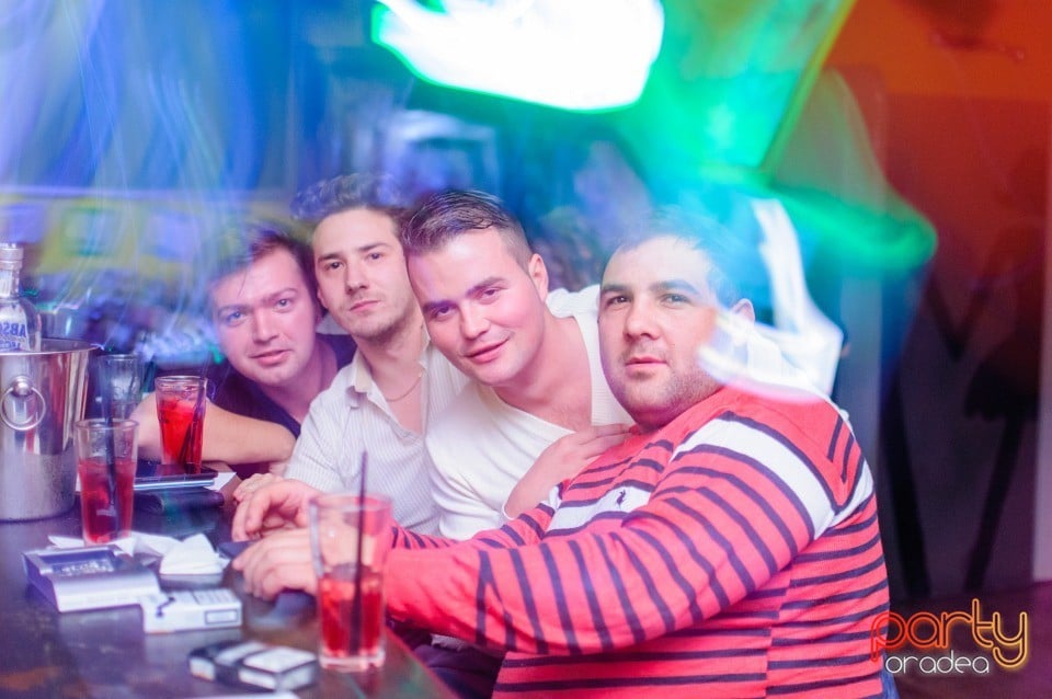 Distracţie alături de Dj Faith,
