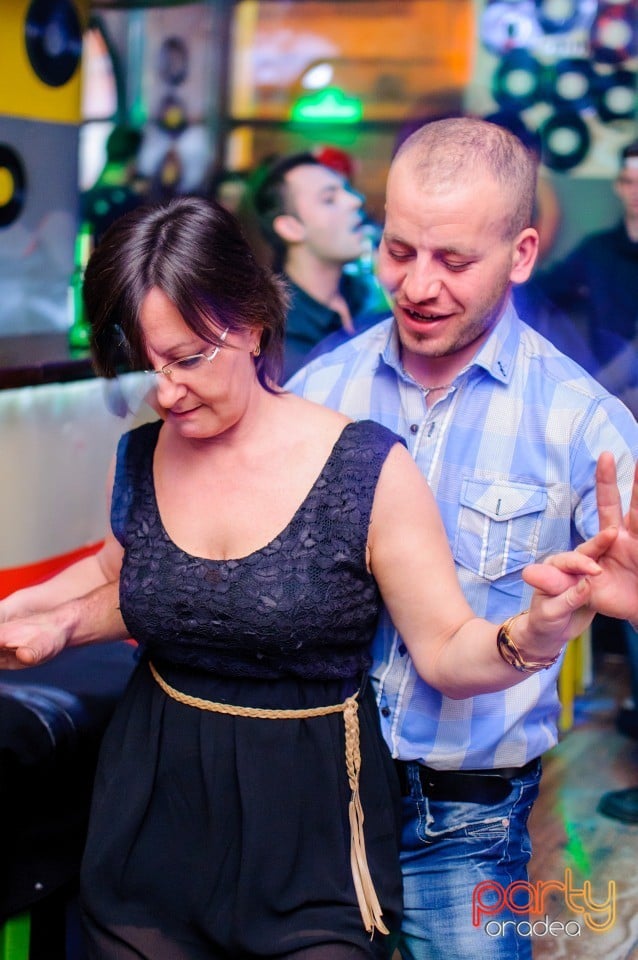 Distracţie alături de Dj Faith,