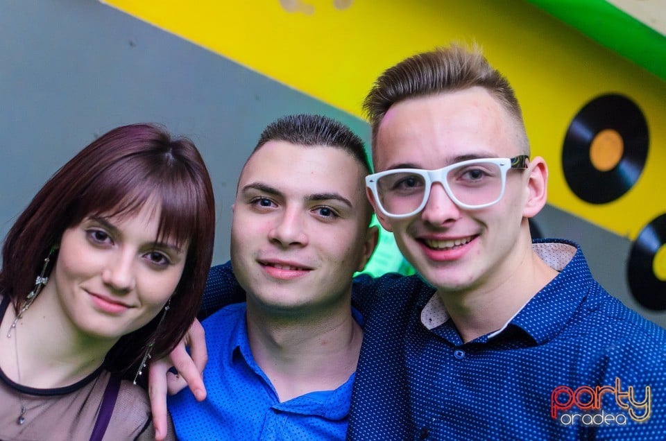 Distracţie alături de Sooker,