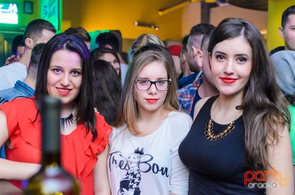 Distracţie alături de Sooker,