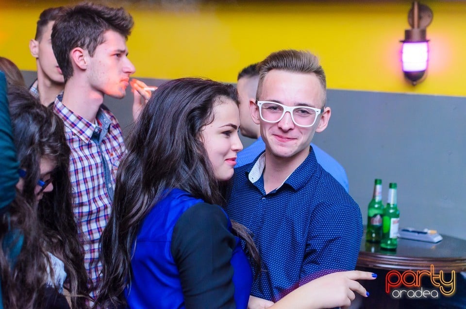 Distracţie alături de Sooker,