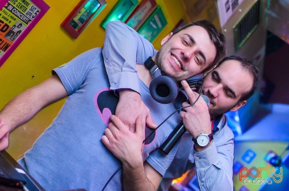 Distracţie alături de Sooker,