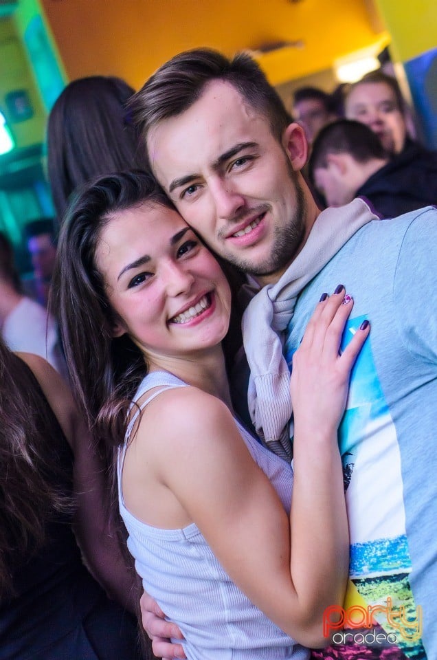 Distracţie alături de Sooker,