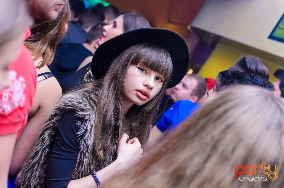 Distracţie alături de Sooker,