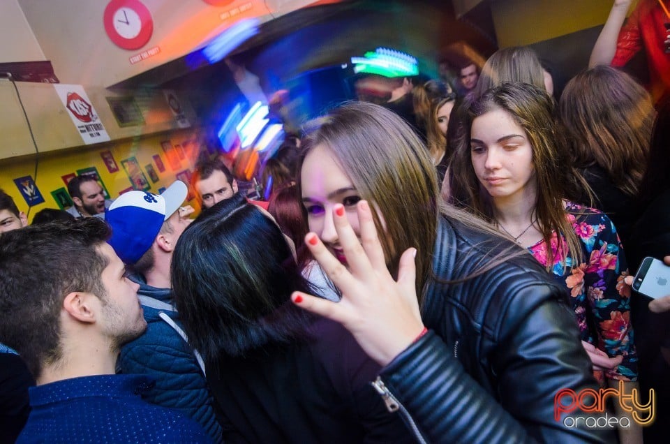 Distracţie alături de Sooker,
