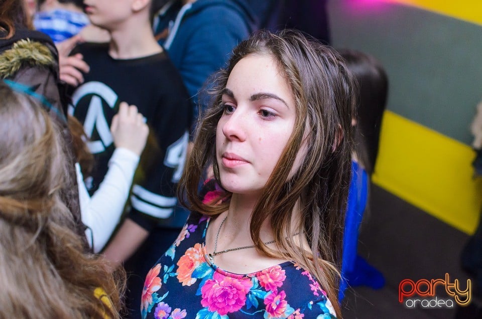 Distracţie alături de Sooker,