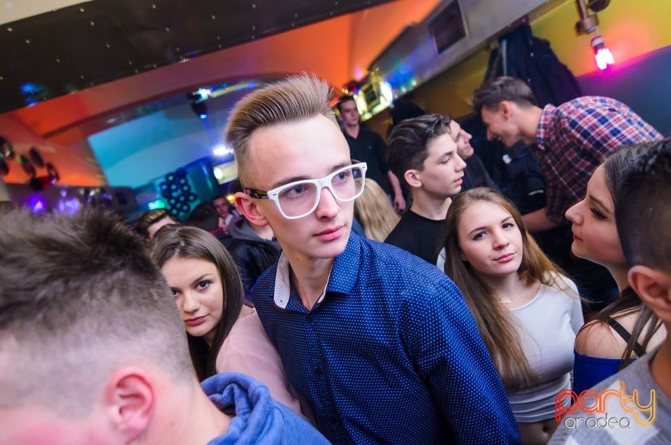 Distracţie alături de Sooker,