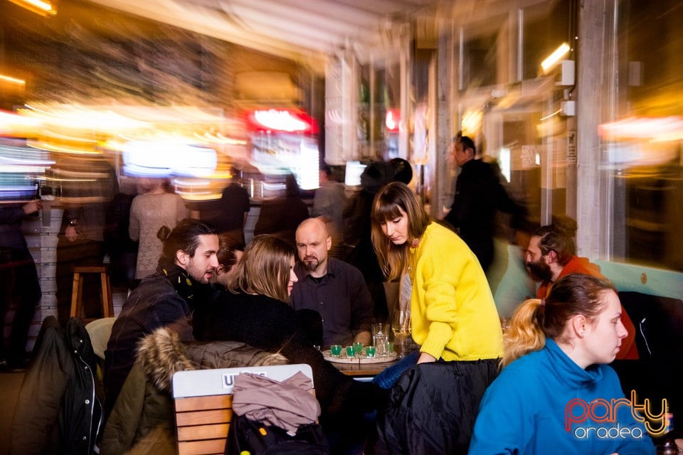 Distracție în Bodega, Bodega