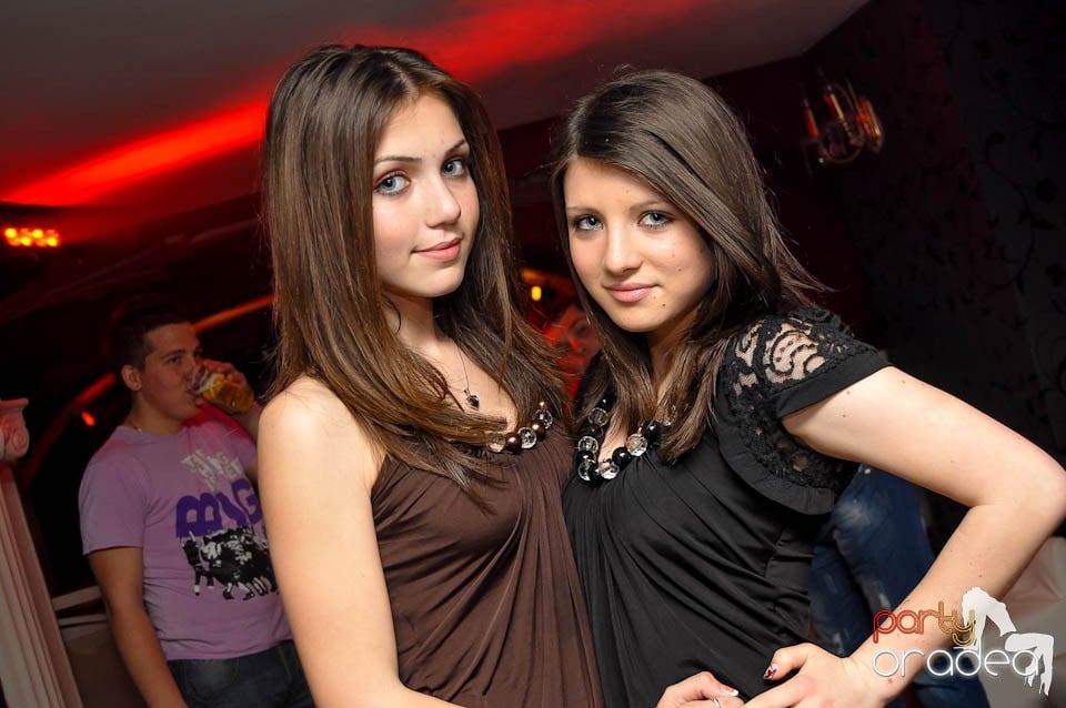 Distracţie cu Dessert Band în Atti's,