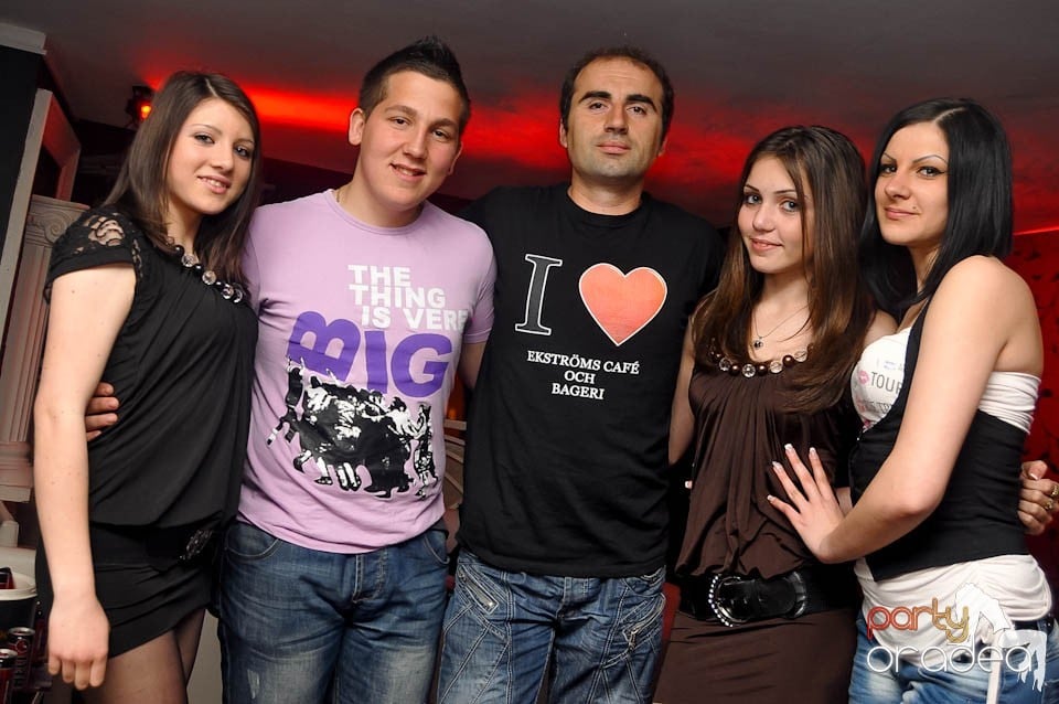 Distracţie cu Dessert Band în Atti's,