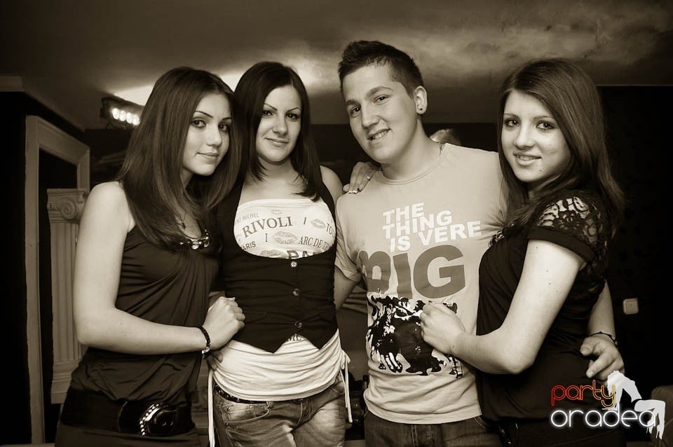 Distracţie cu Dessert Band în Atti's,