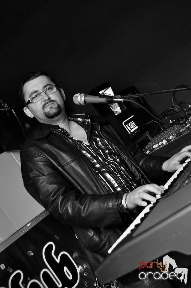 Distracţie cu Dessert Band în Atti's,