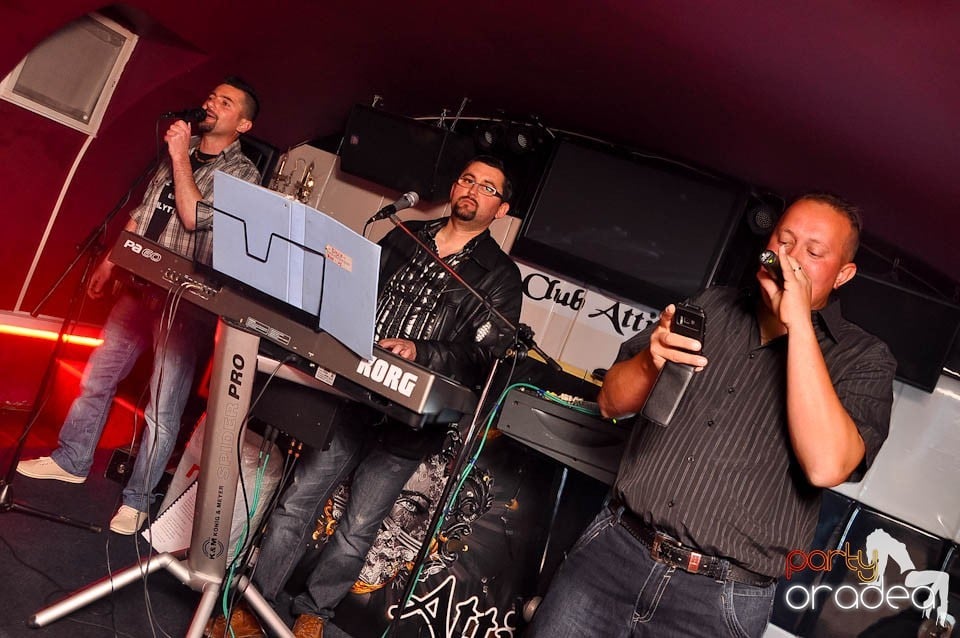 Distracţie cu Dessert Band în Atti's,