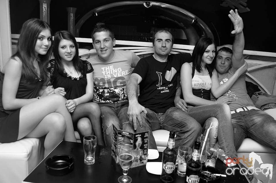 Distracţie cu Dessert Band în Atti's,