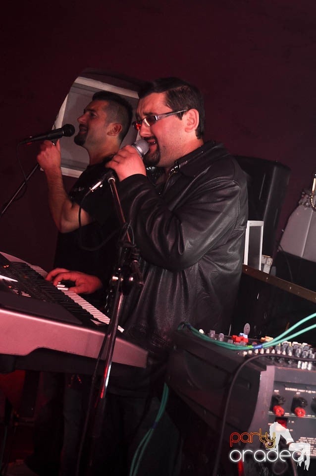 Distracţie cu Dessert Band în Atti's,