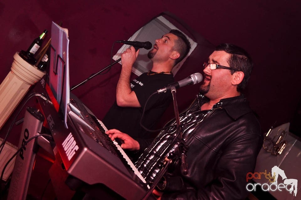 Distracţie cu Dessert Band în Atti's,