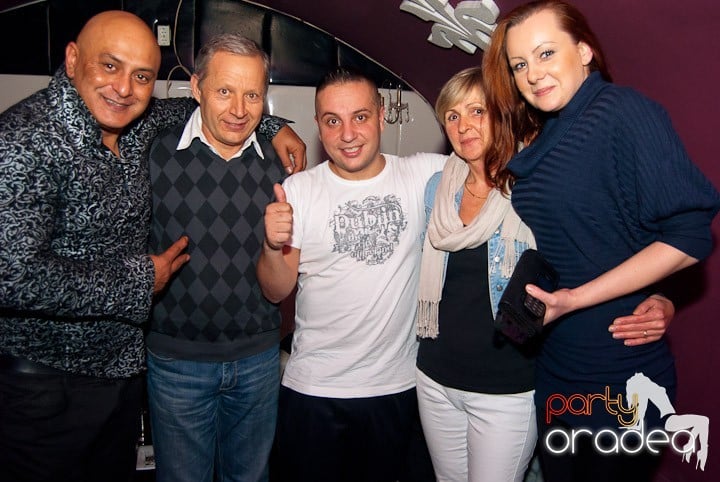 Distracţie cu LL Junior în Club Atti's,