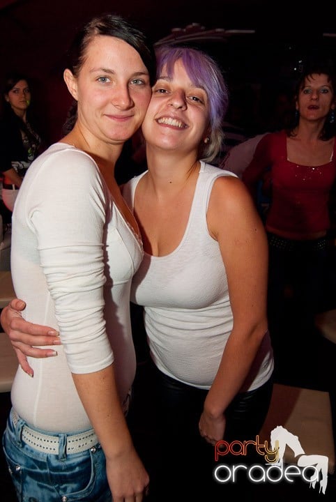 Distracţie cu LL Junior în Club Atti's,