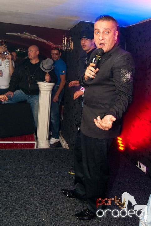 Distracţie cu LL Junior în Club Atti's,